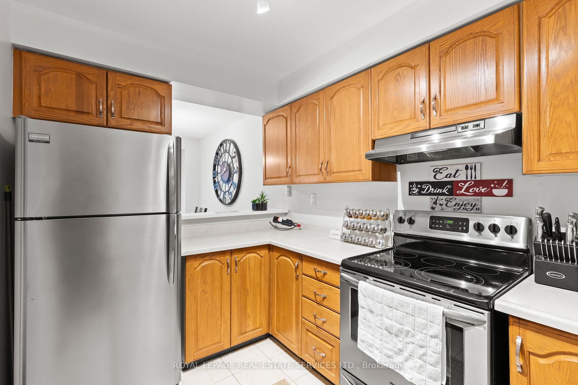 3 Bedrooms Condo at 2065 Amherst Heights, Burlington For sale