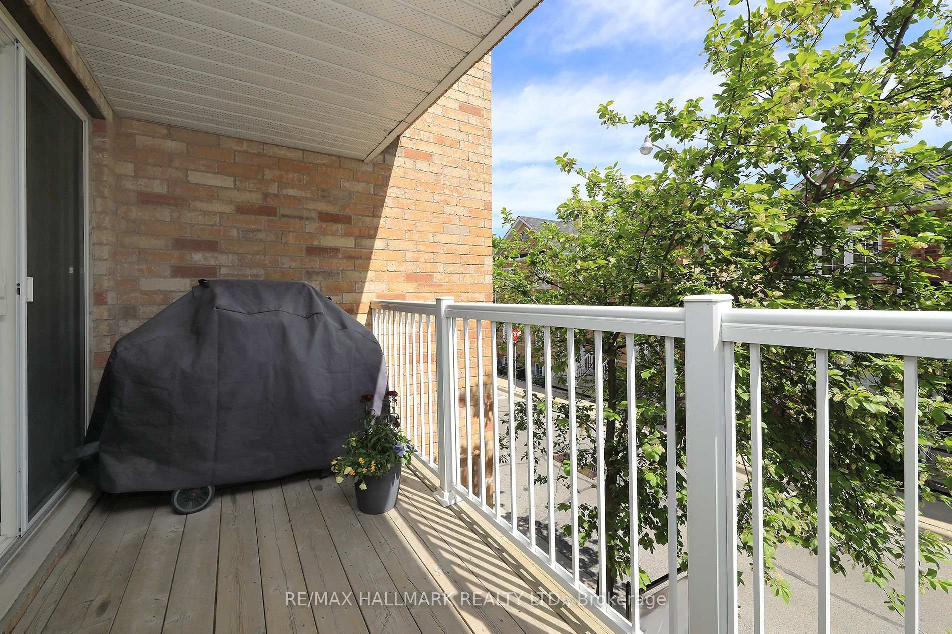 4 Bedrooms Condo at 150 Brickworks, Toronto For sale