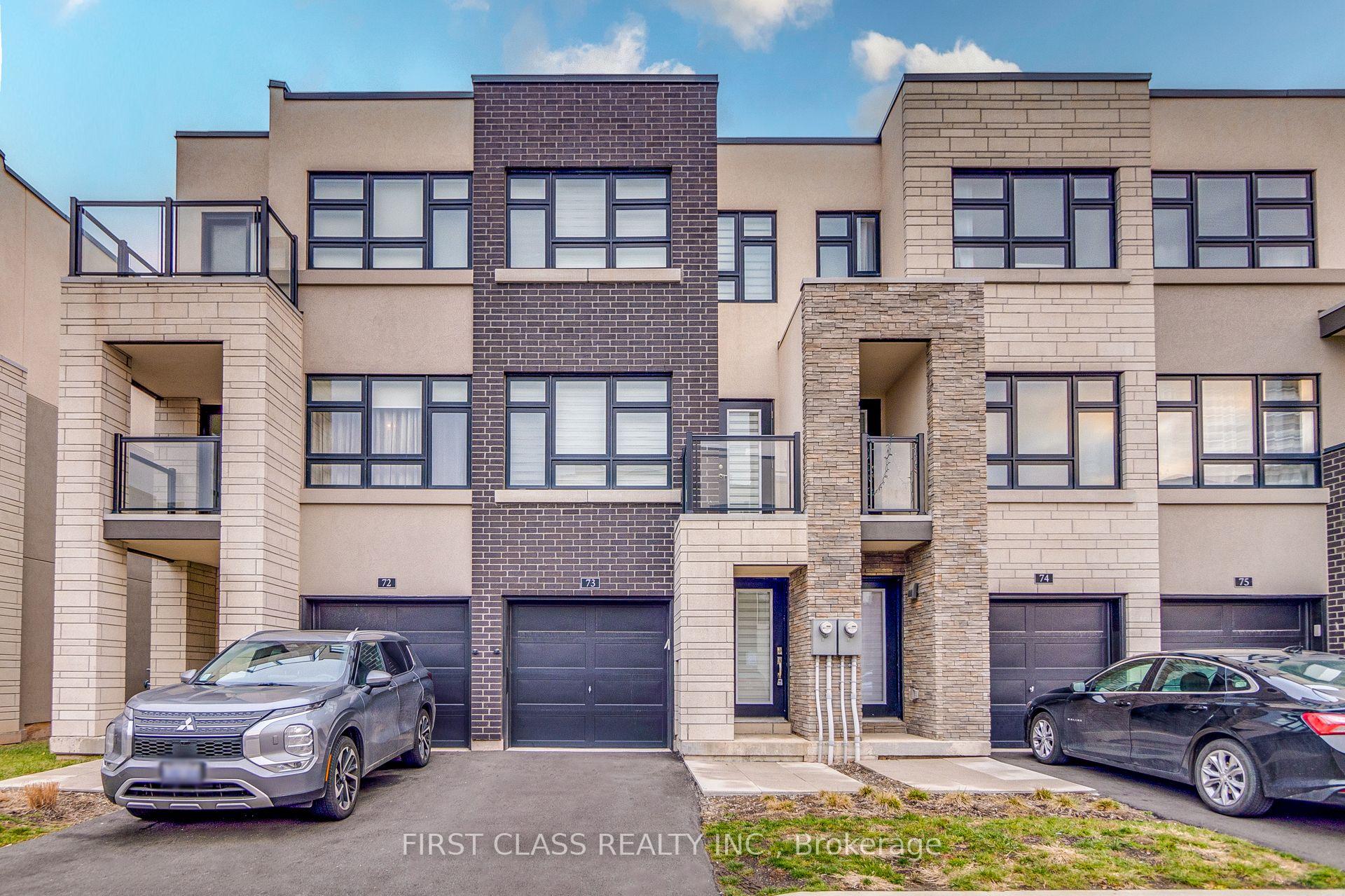 3 Bedrooms Condo at 1121 Cooke, Burlington For sale