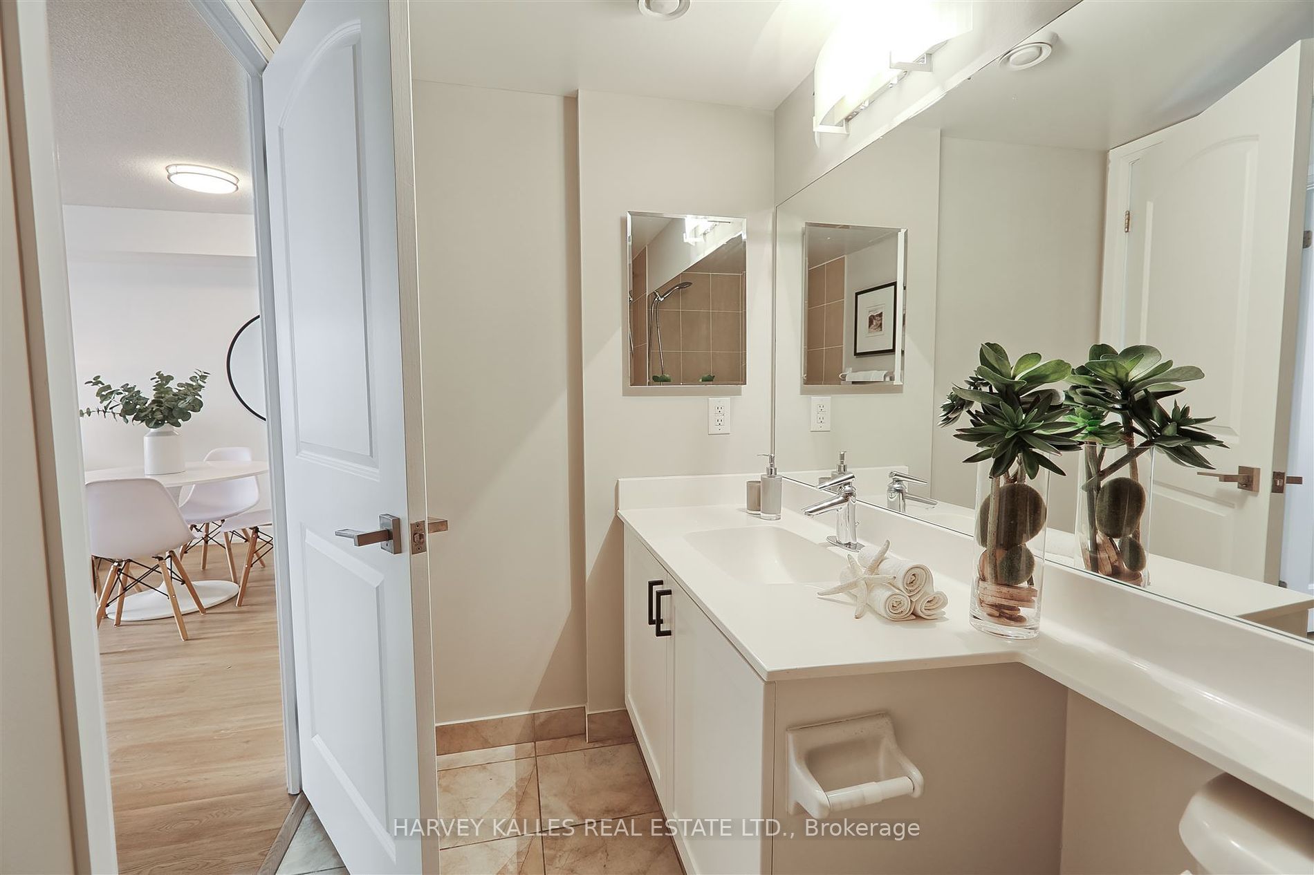 1070 Sheppard Avenue W 912