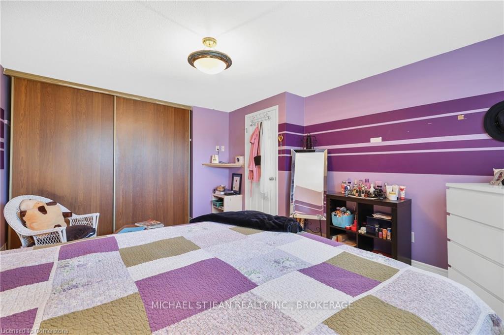 3 Bedrooms Condo at 985 Limeridge,  Hamilton For sale