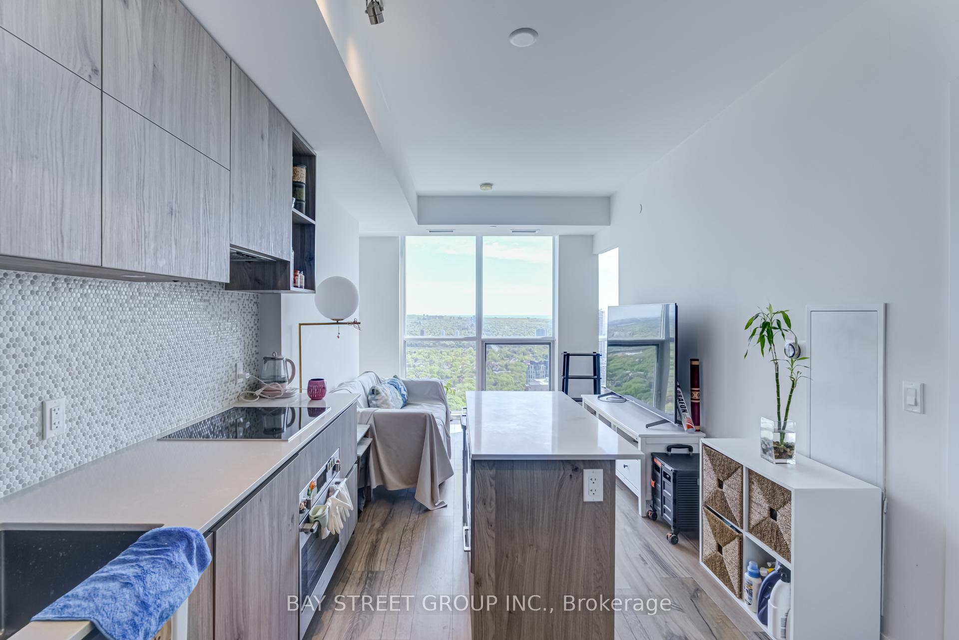 2 Bedrooms Condo at 1 Yorkville, Toronto For sale