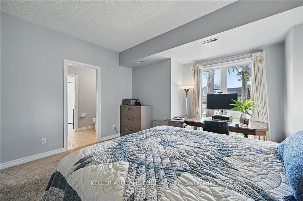 2 Bedrooms Condo at 3230 New,  Burlington For sale