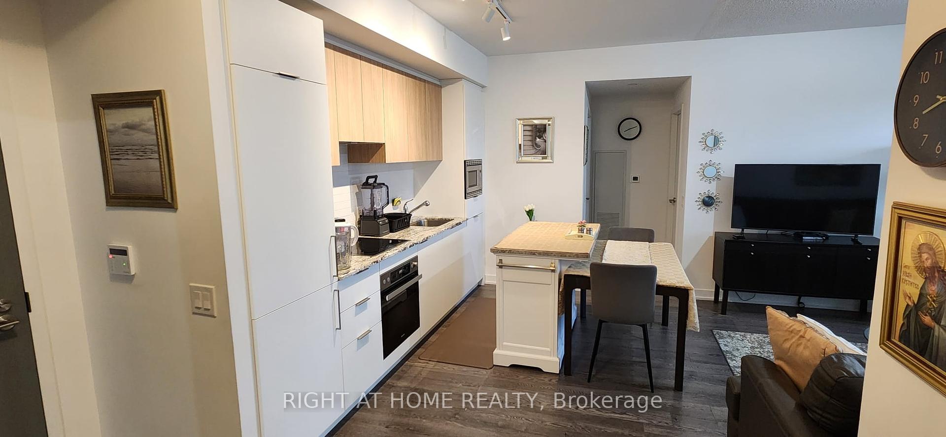 3 Bedrooms Condo at 20 O’Neill, Toronto For sale