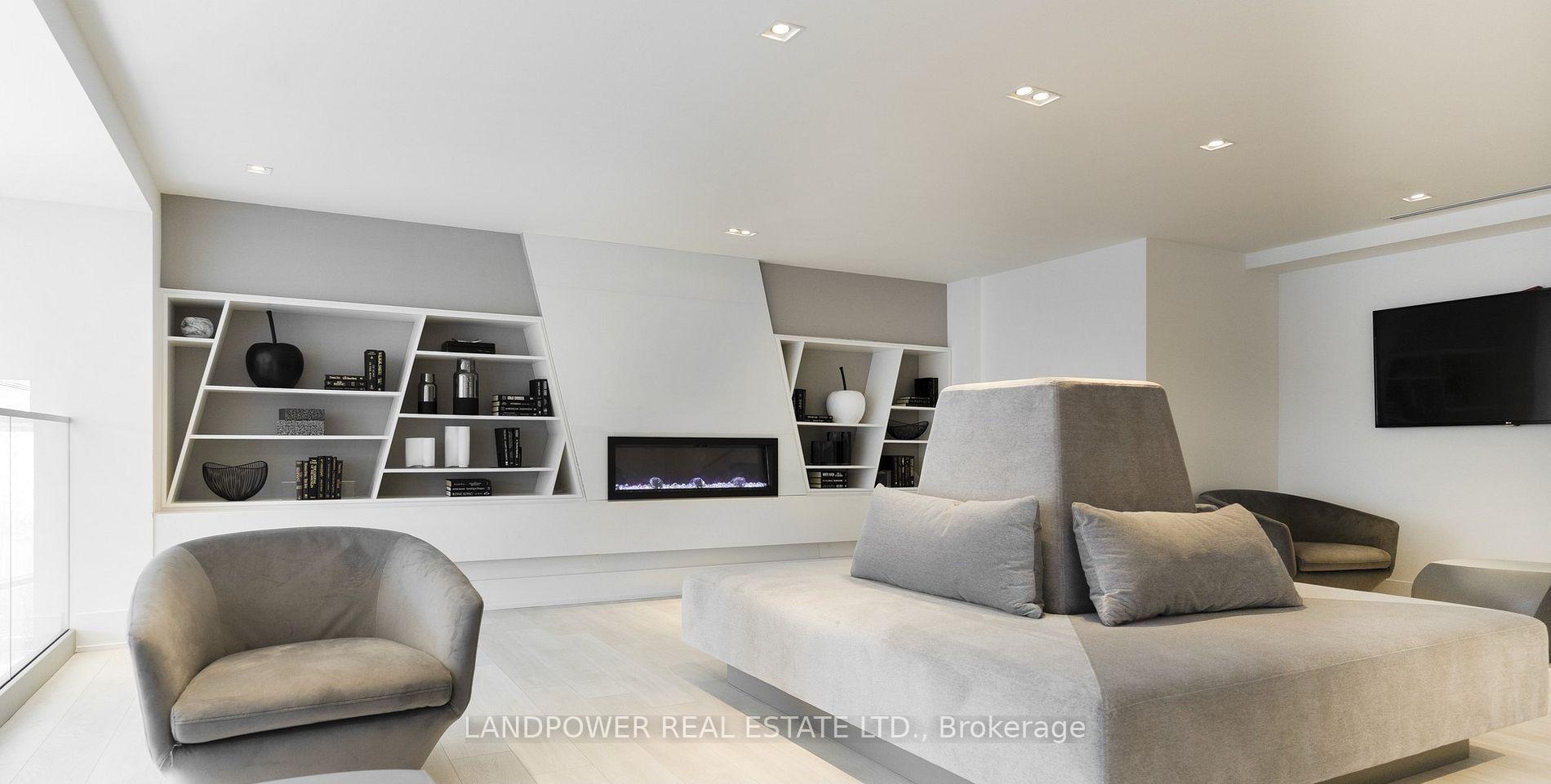 2 Bedrooms Condo at 2908 Highway 7, Vaughan For sale