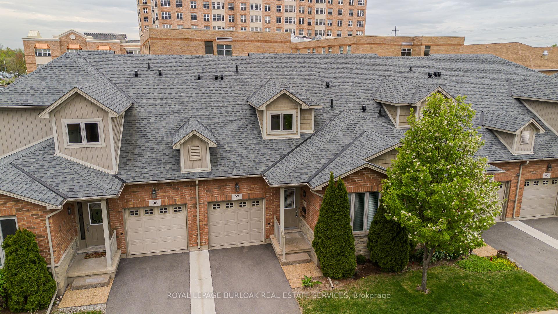 3 Bedrooms Condo at 2125 Itabashi, Burlington For sale
