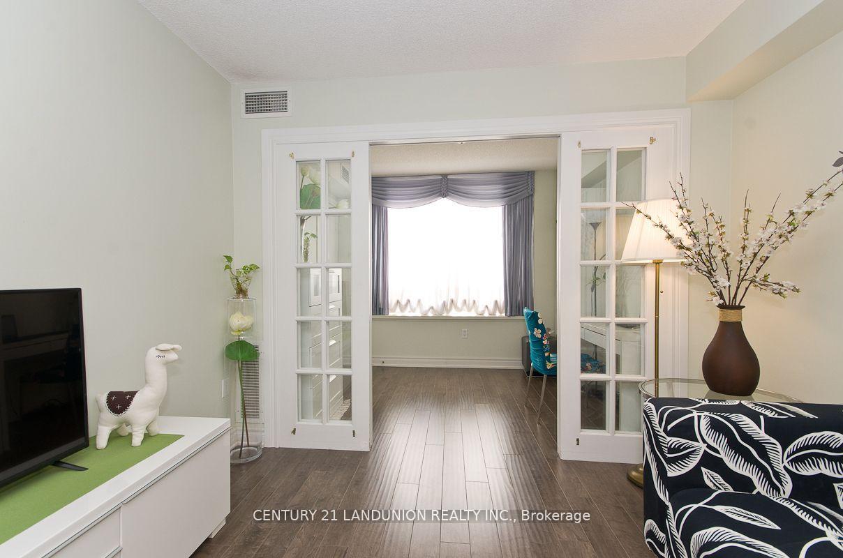 2 Bedrooms Condo at 88 Grandview,  Toronto For sale