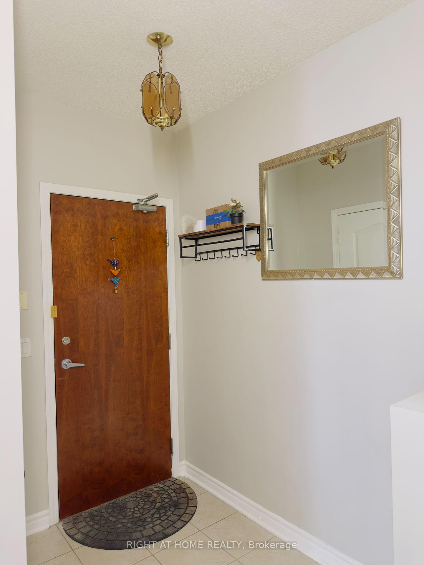 2 Bedrooms Condo at 4090 Living Arts, Mississauga For sale