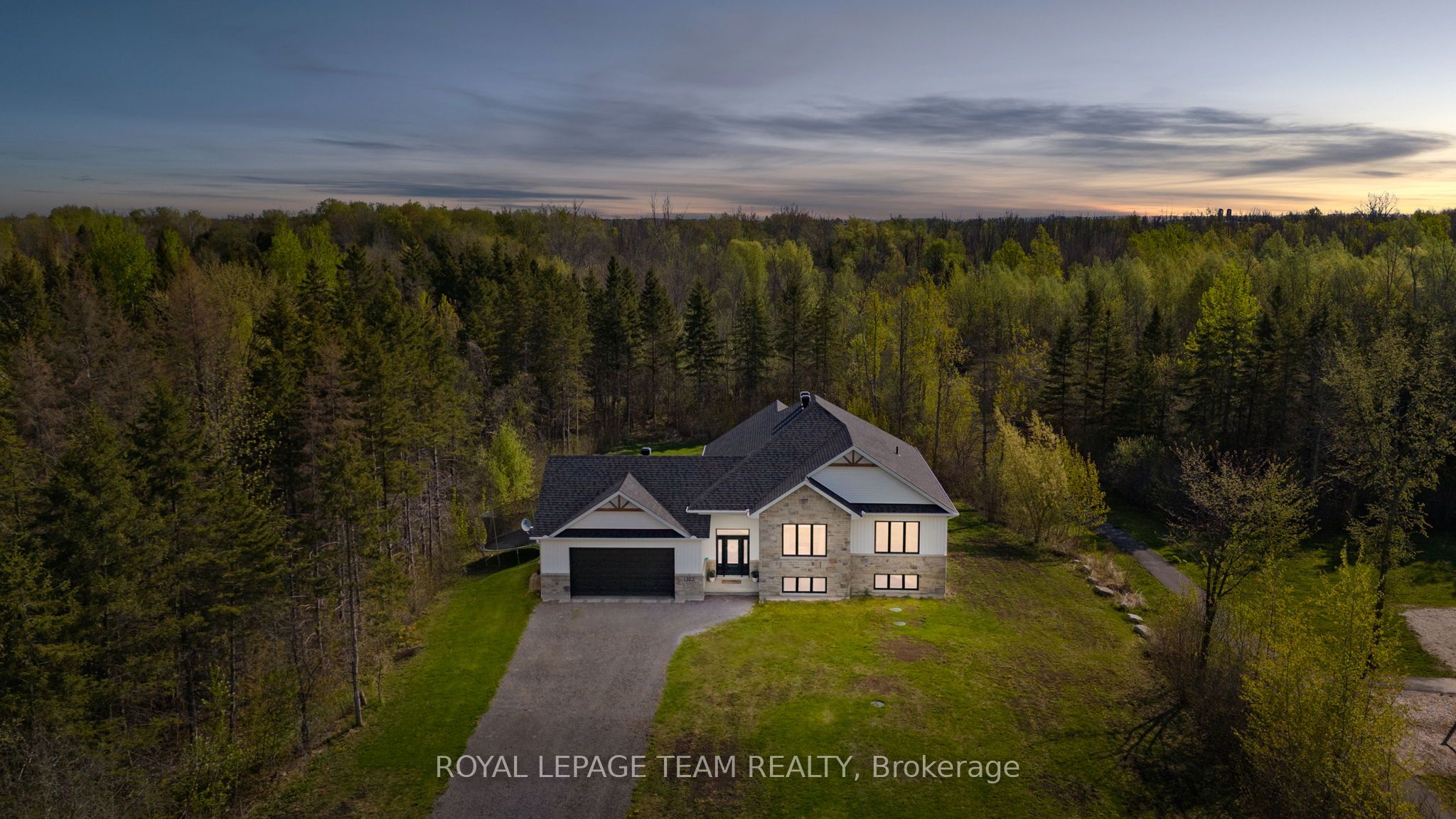 1302 Country Lane, North Dundas, ON K0C 2K0
