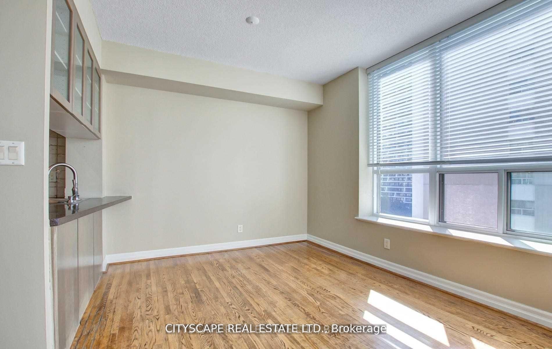 70 Alexander Street, #802