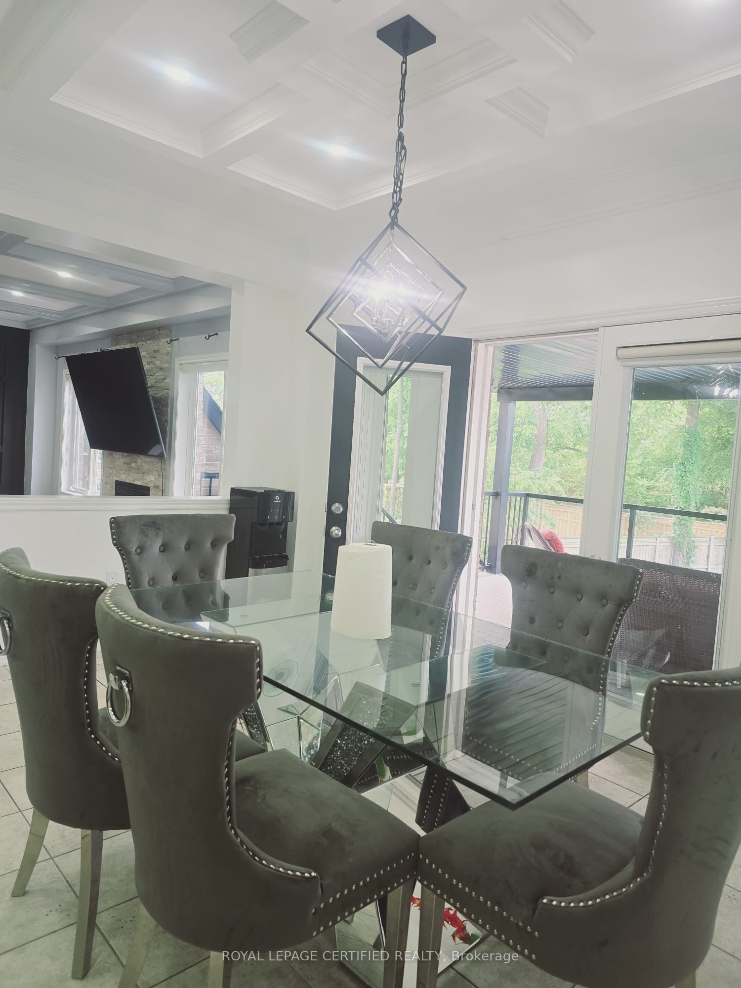 130 Kingsview Drive