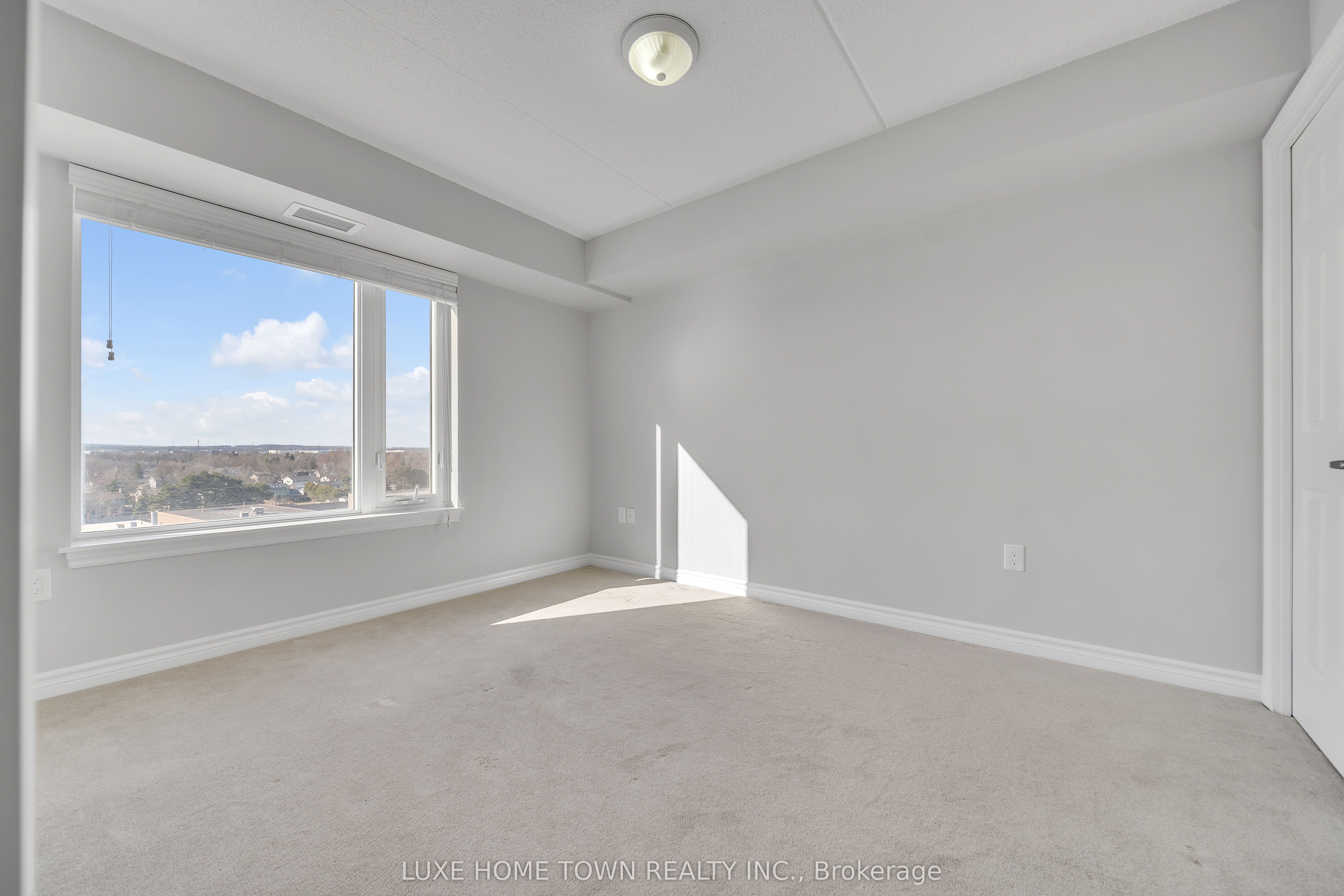 716 Main Street E, #801
