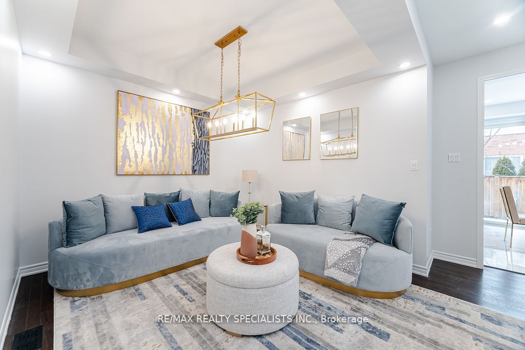 31 Enford Crescent