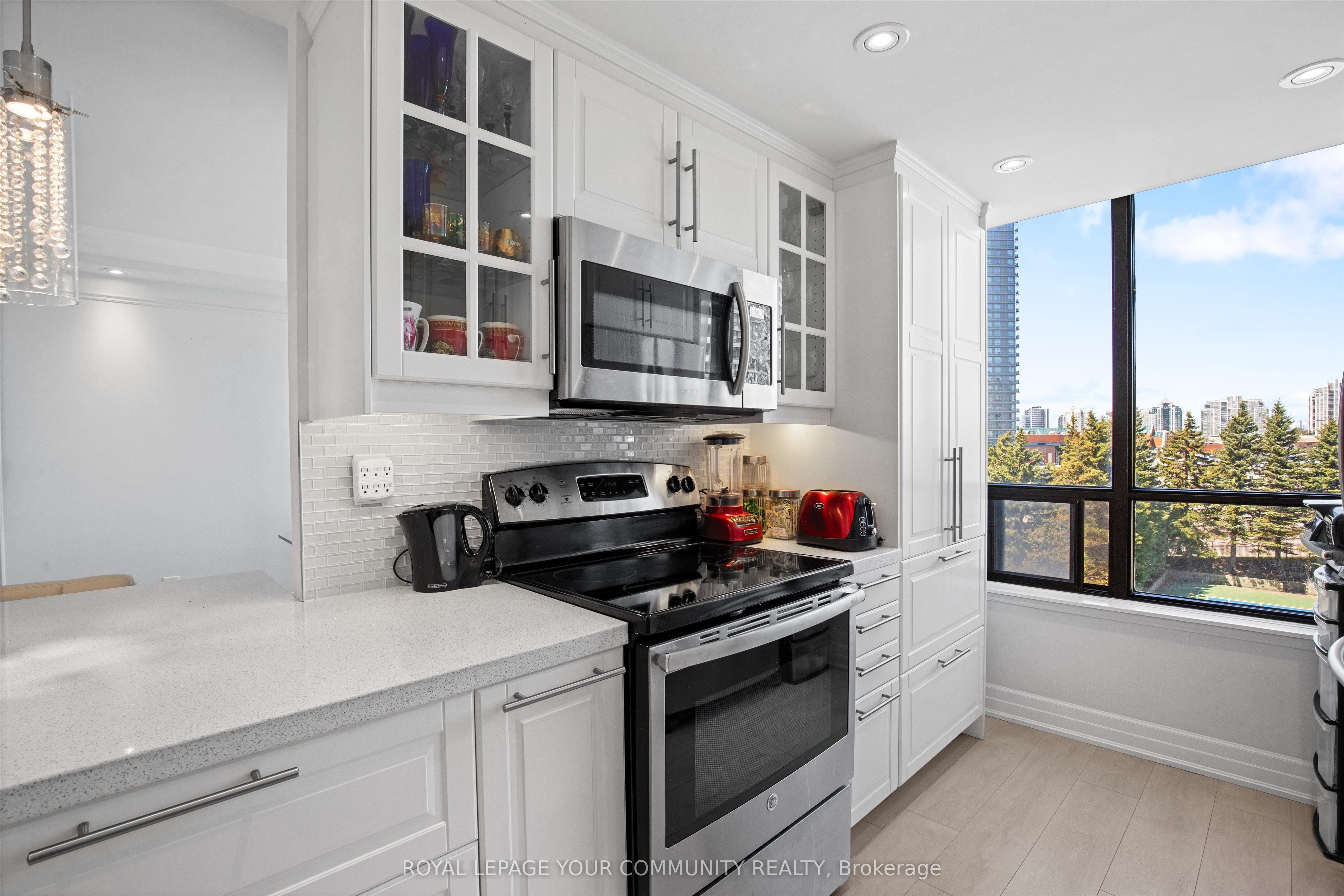 7420 Bathurst Street, #503