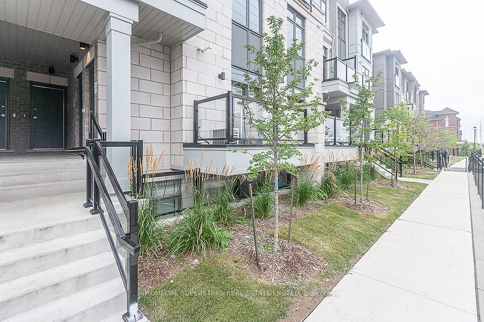 #110 - 20 Halliford Place, Brampton, ON L6P 4R1