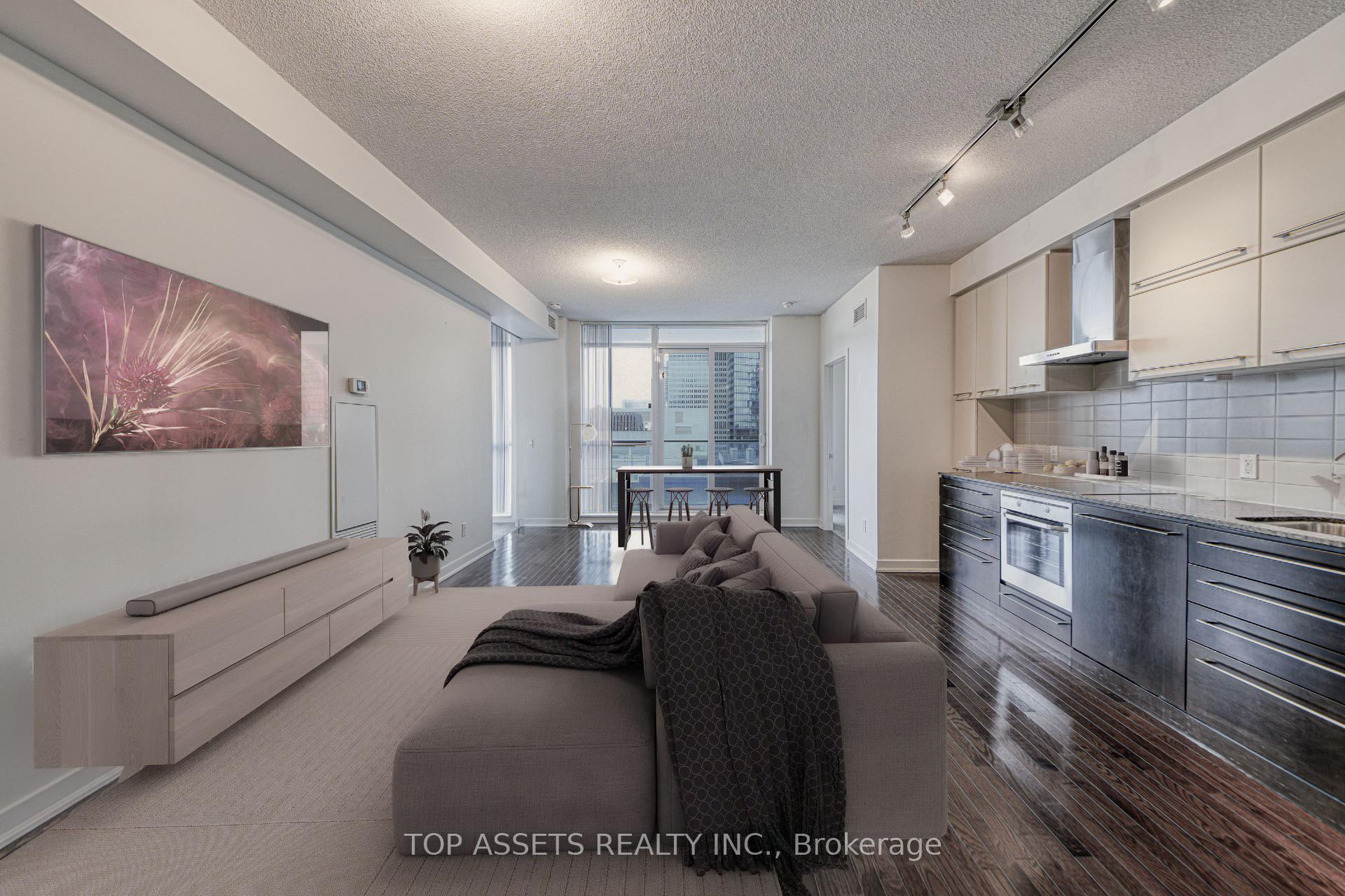 3 Bedrooms Condo at 770 Bay, Toronto For sale