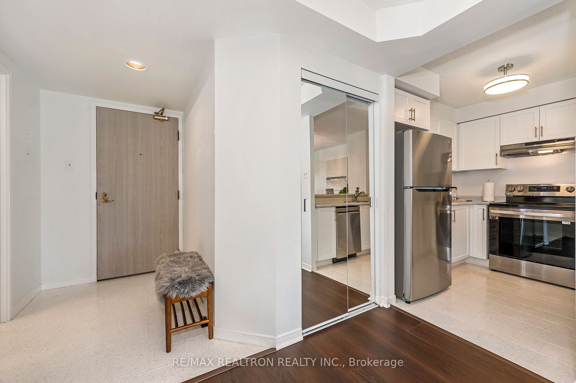 2155 Burnhamthorpe Road W, #1301