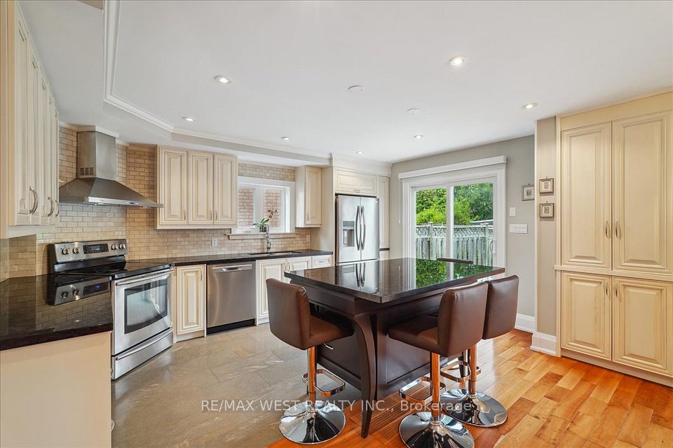 57 Judith Avenue, Vaughan, ON L4J 7J2