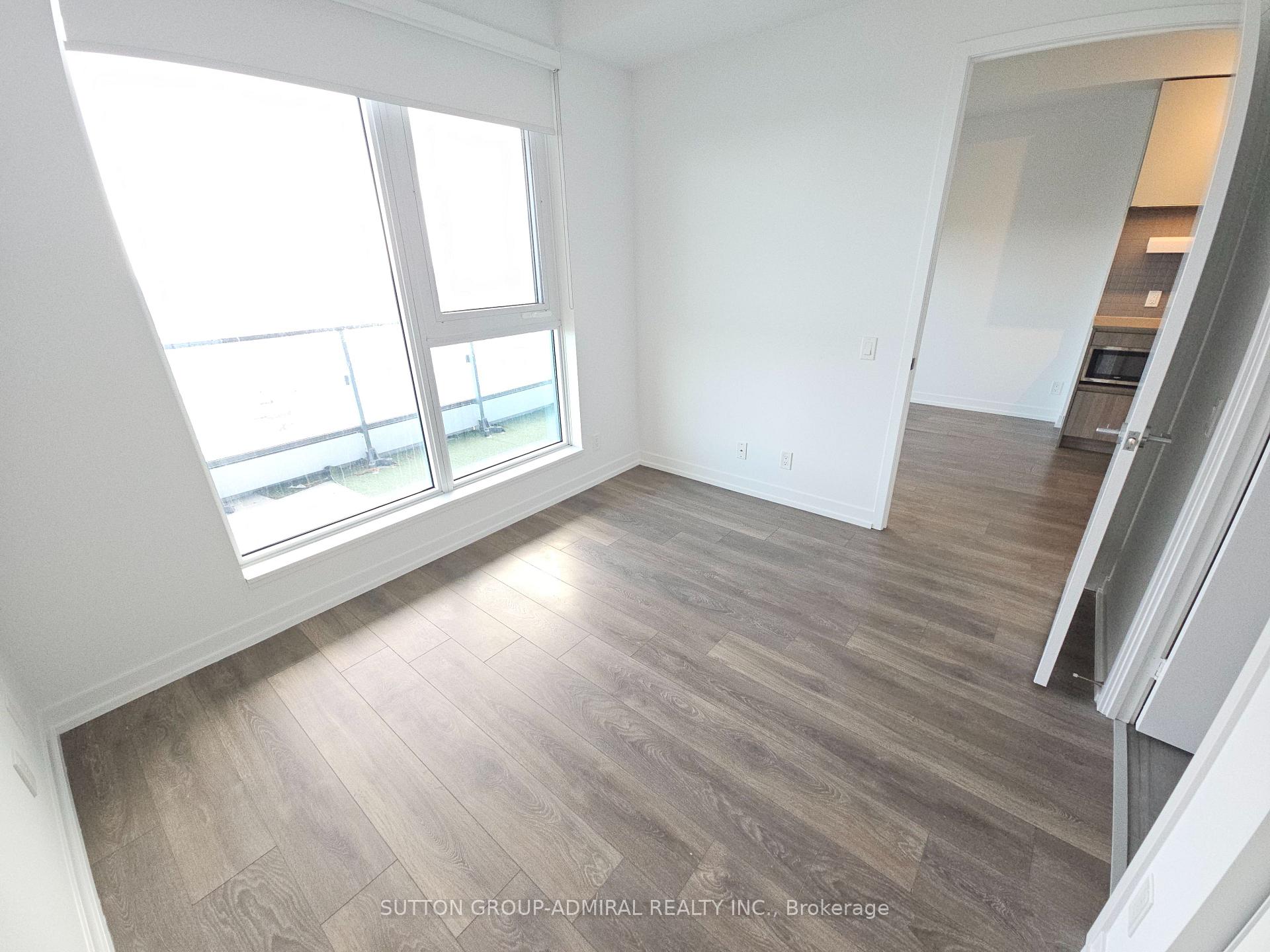 3 Bedrooms Condo at 950 Portage, Vaughan For sale