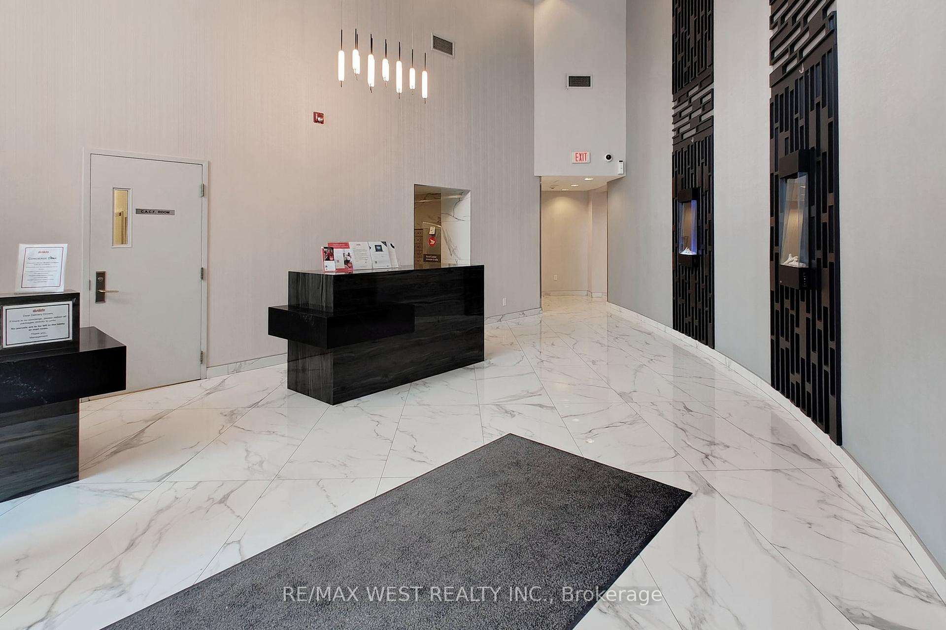 2 Bedrooms Condo at 80 Absolute, Mississauga For sale
