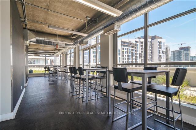 1 Bedroom Condo at 60 Bathurst, Toronto For sale