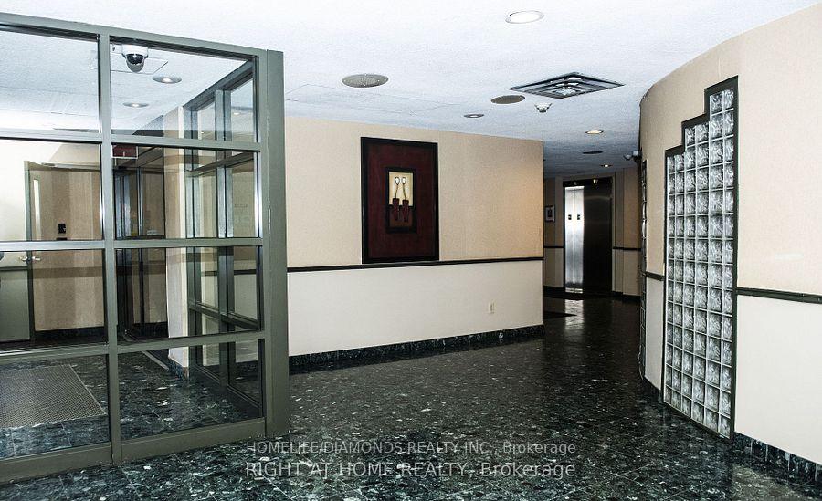 2 Bedrooms Condo at 4205 SHIPP,  Mississauga For sale