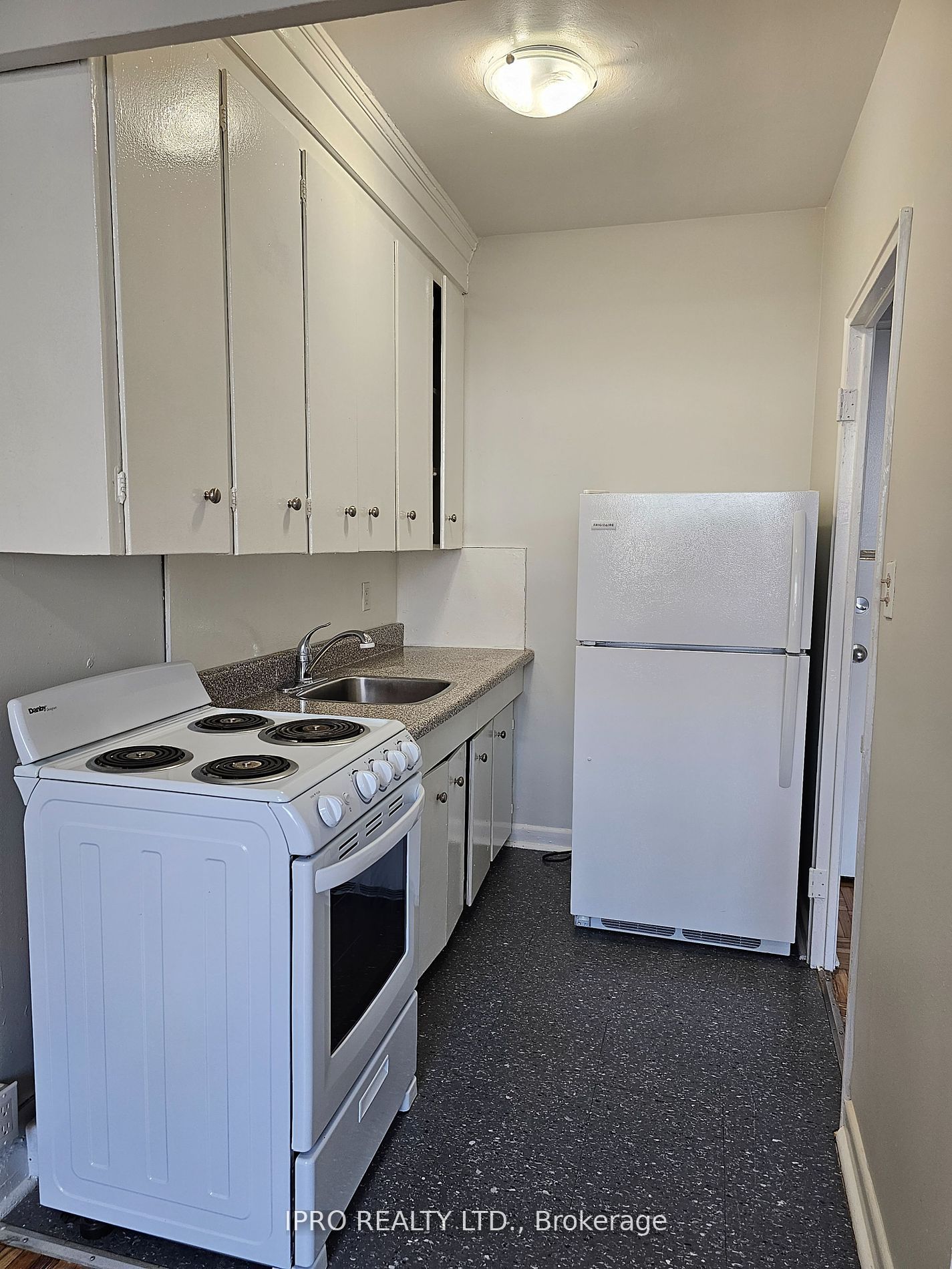 20 Cosburn Avenue, #101