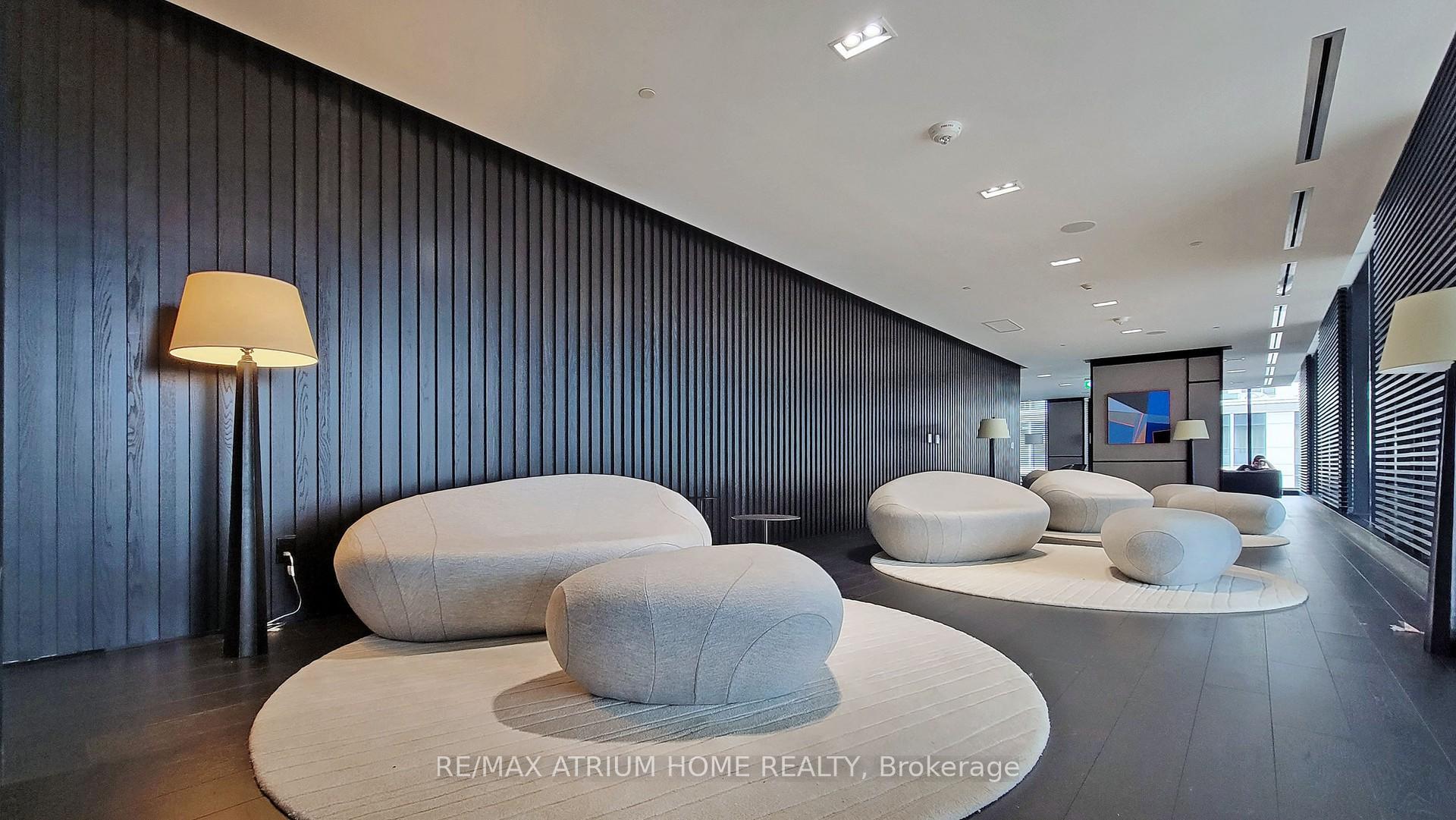 2 Bedrooms Condo at 501 Yonge, Toronto For sale