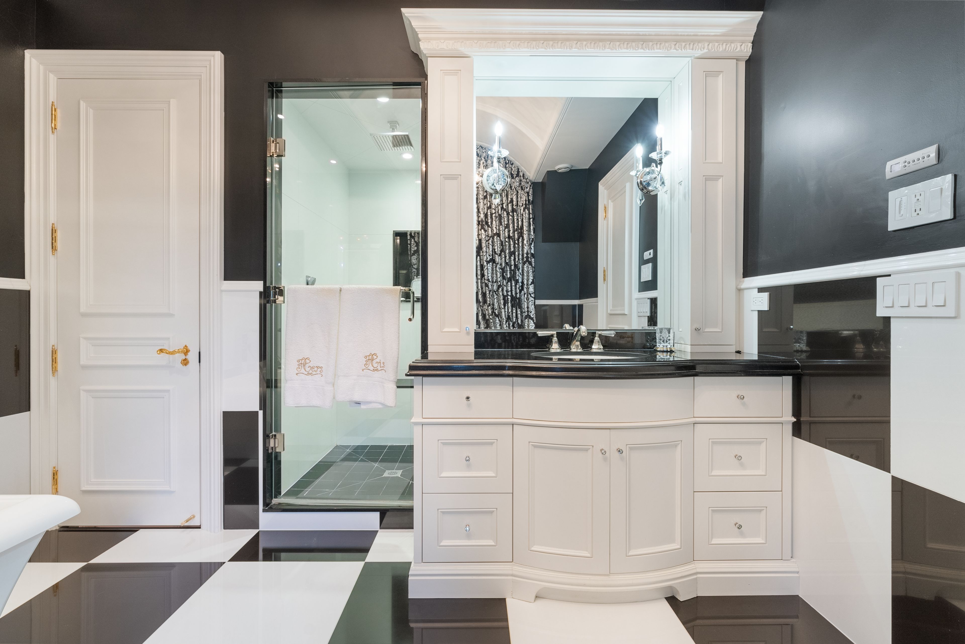 215 Strathallan Wood