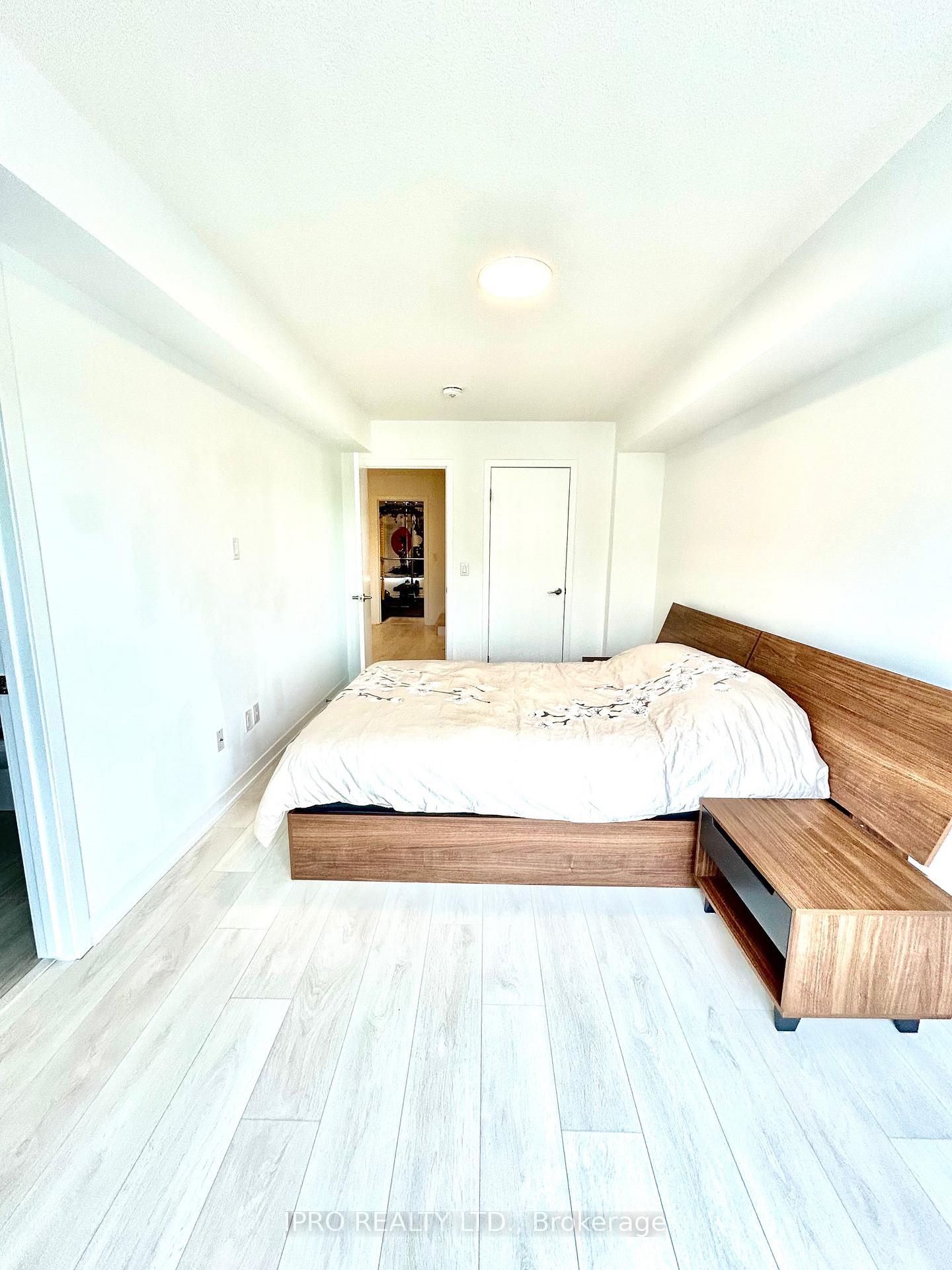 3 Bedrooms Condo at 1095 Cooke, Burlington For sale