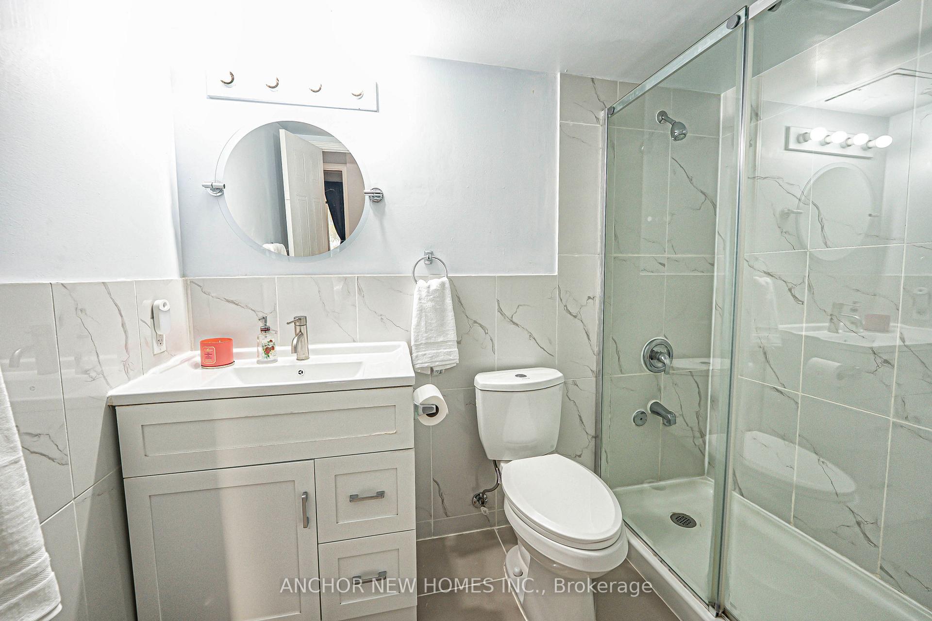 2 Bedrooms Condo at 65 Trailwood,  Mississauga For sale