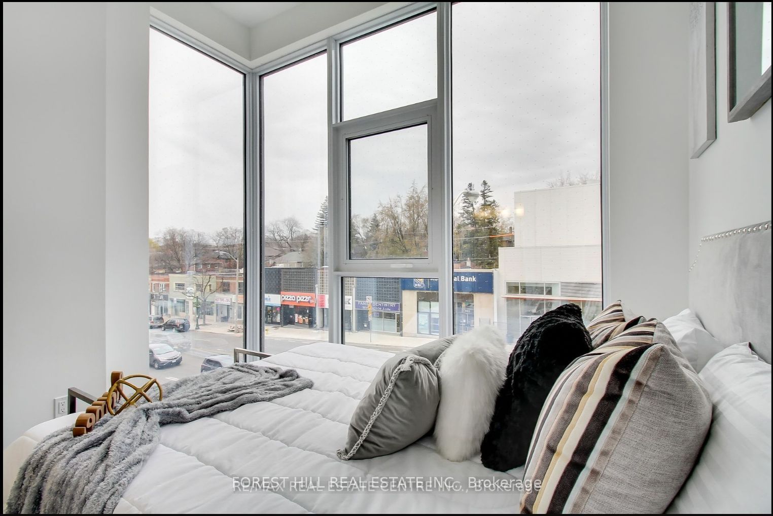 2020 Bathurst Street, #211