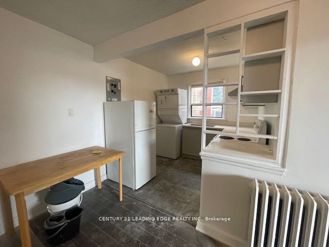 1516 Eglinton Avenue