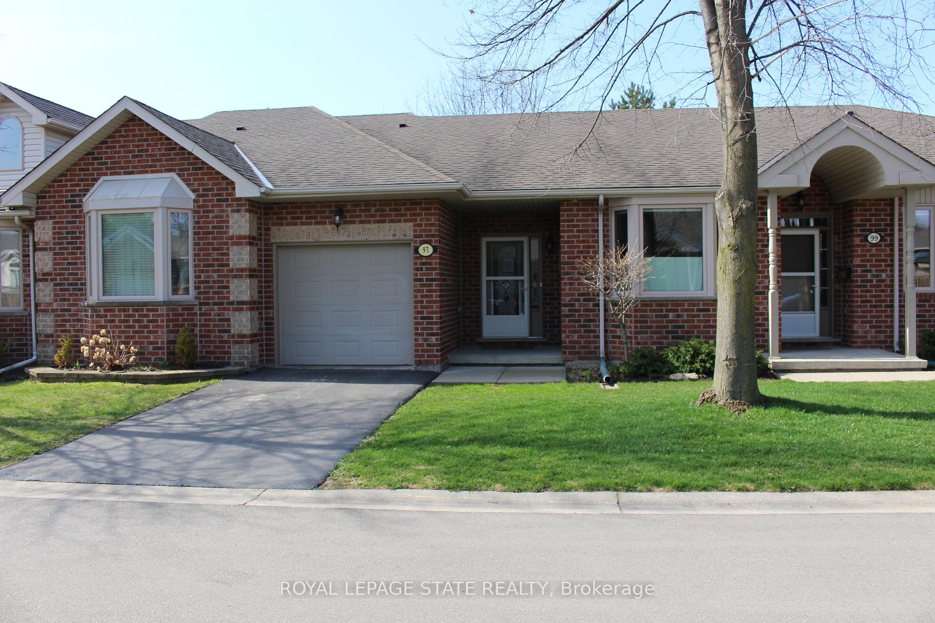 2 Bedrooms Condo at 97 Sandollar, Hamilton For sale