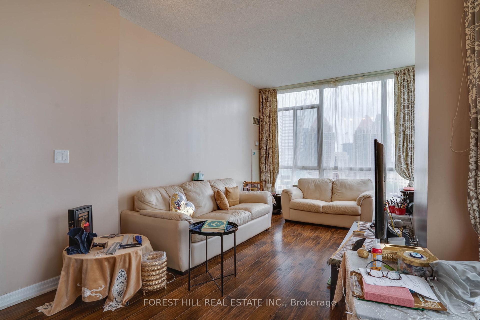 2 Bedrooms Co-op at 220 Burnhamthorpe, Mississauga For sale