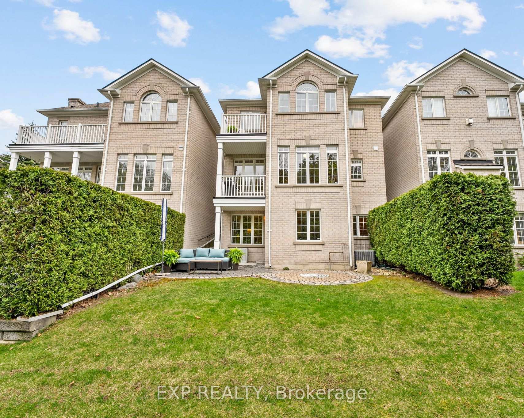 54 Stonecliffe Crescent, Aurora, ON L4G 7Z6