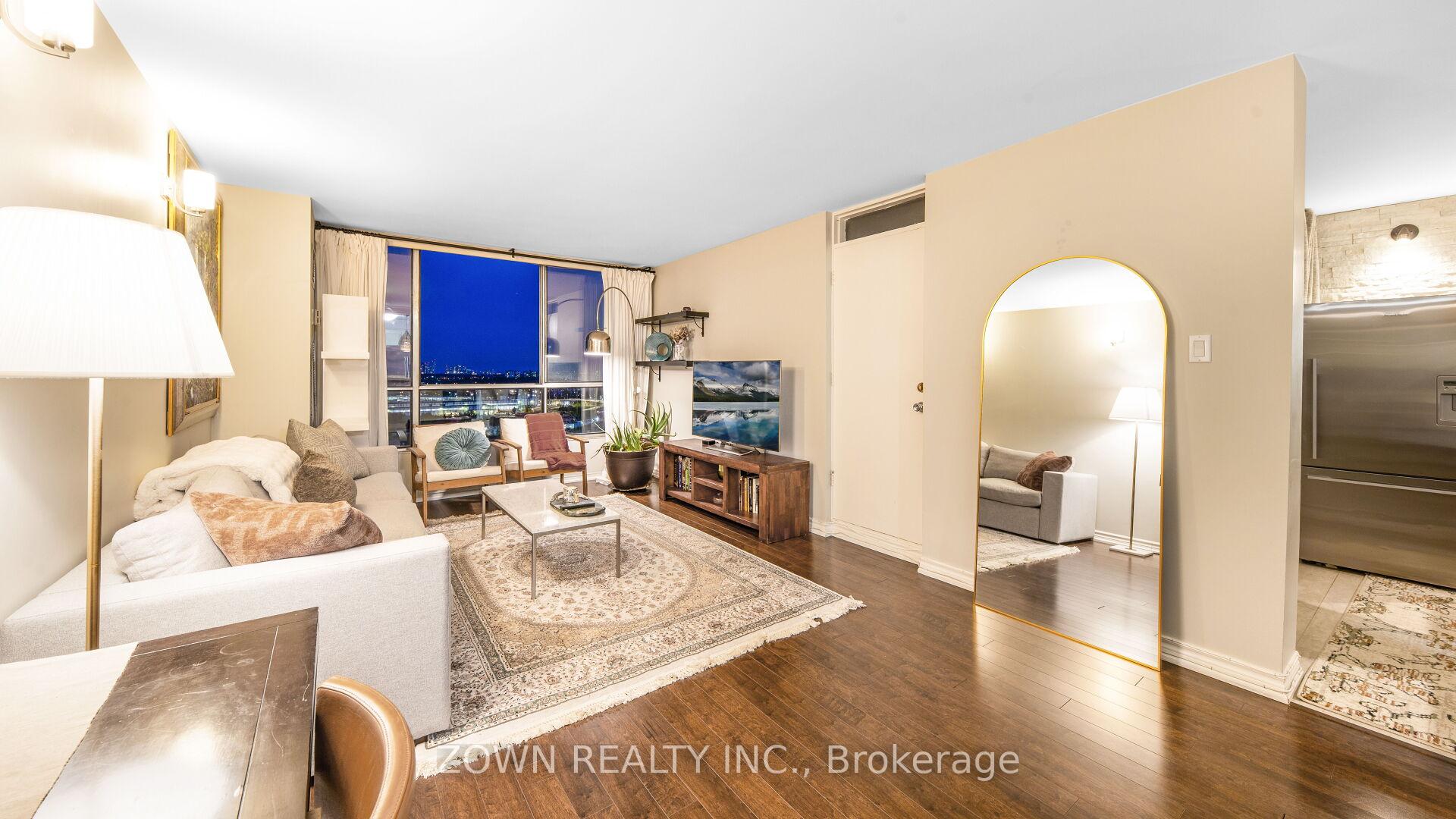 4 Bedrooms Condo at 10 Martha Eaton, Toronto For sale