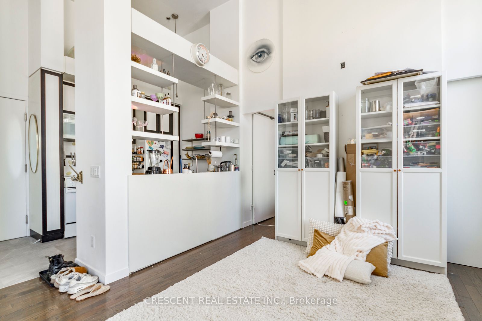 915 King Street W, #208