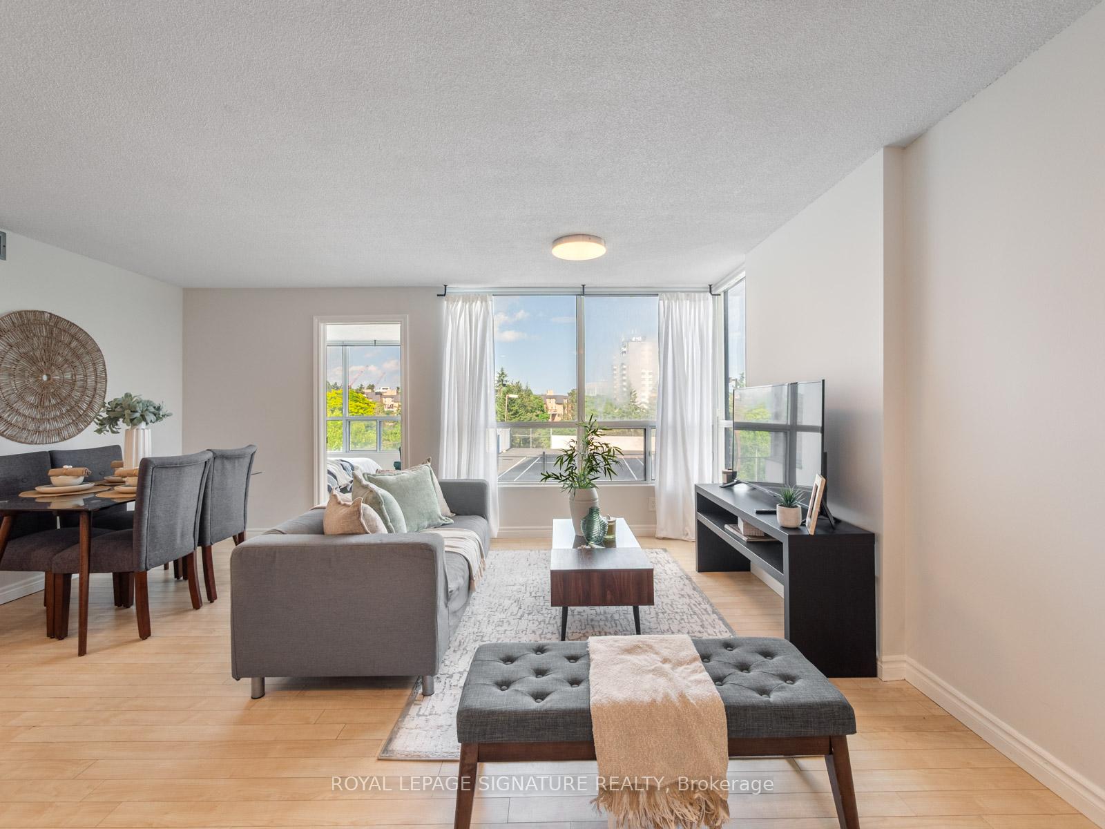 3 Bedrooms Condo at 3050 Ellesmere, Toronto For sale