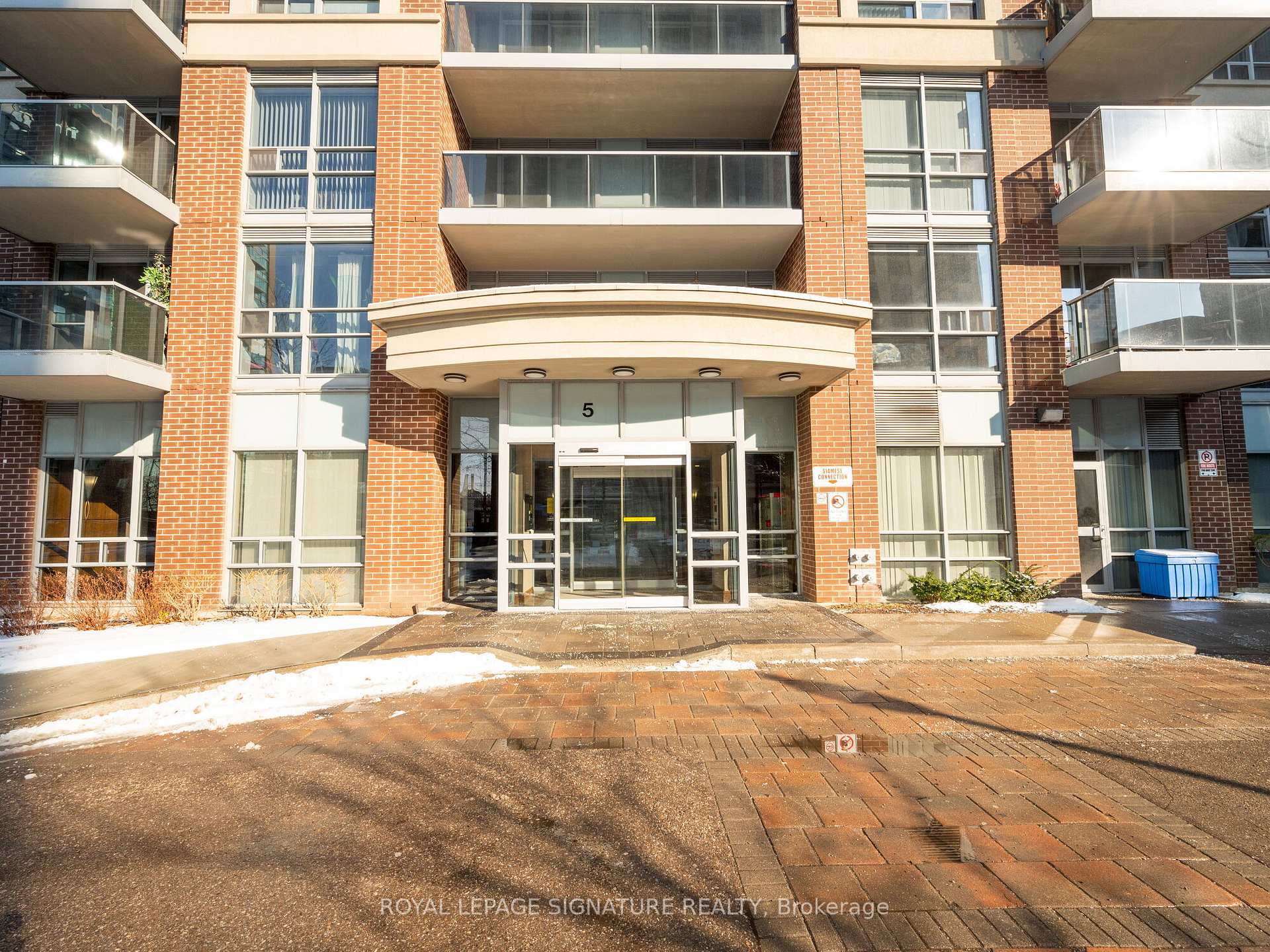 1 Bedroom Condo at 5 Michael Power, Toronto For sale