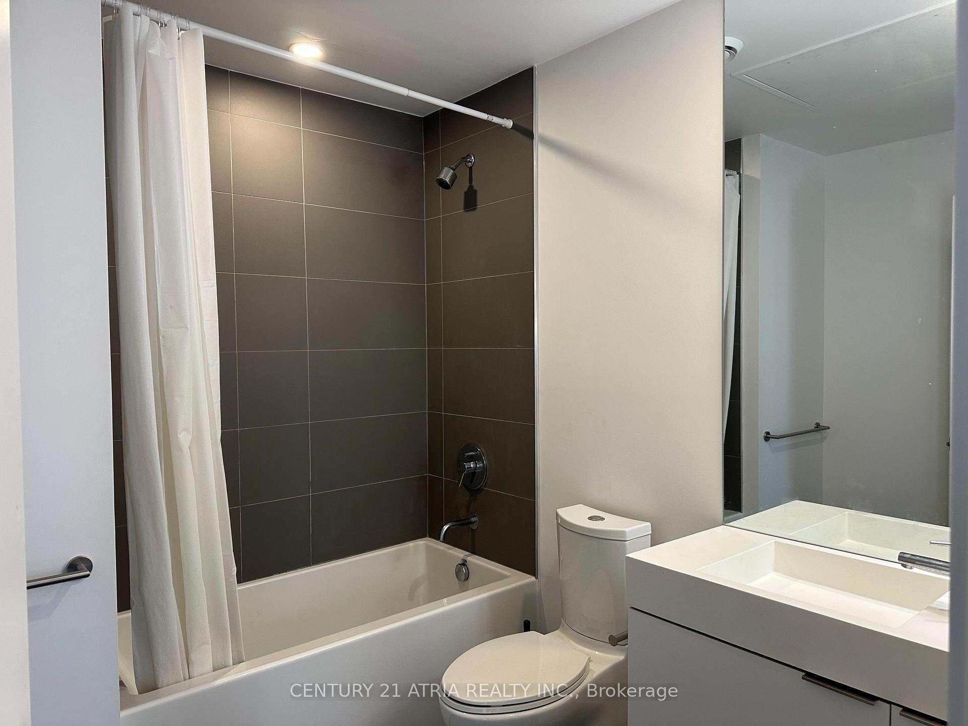 1 Bedroom Condo at 33 Helendale, Toronto For sale