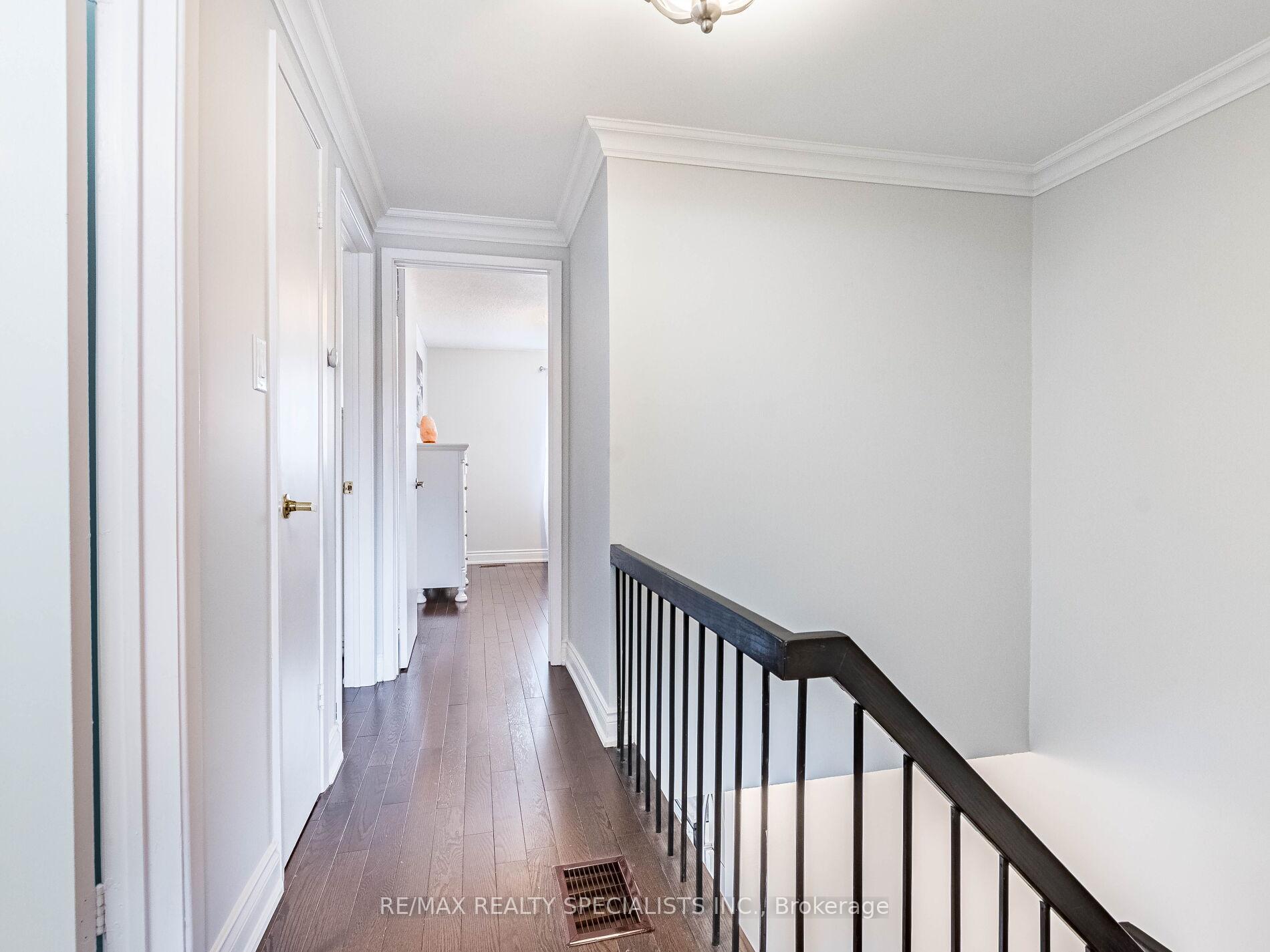3 Bedrooms Condo at 1764 Rathburn,  Mississauga For sale