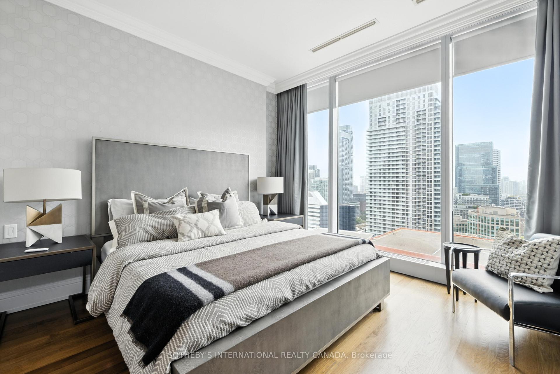 2 Bedrooms Condo at 183 Wellington, Toronto For sale
