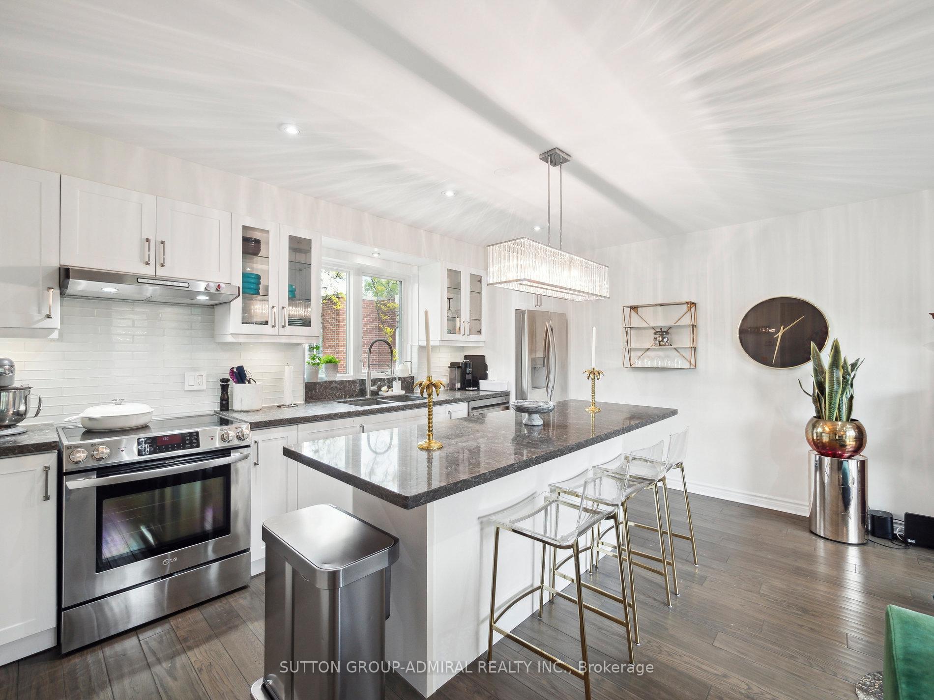 2 Bedrooms Condo at 24 Anvil Mill, Toronto For sale