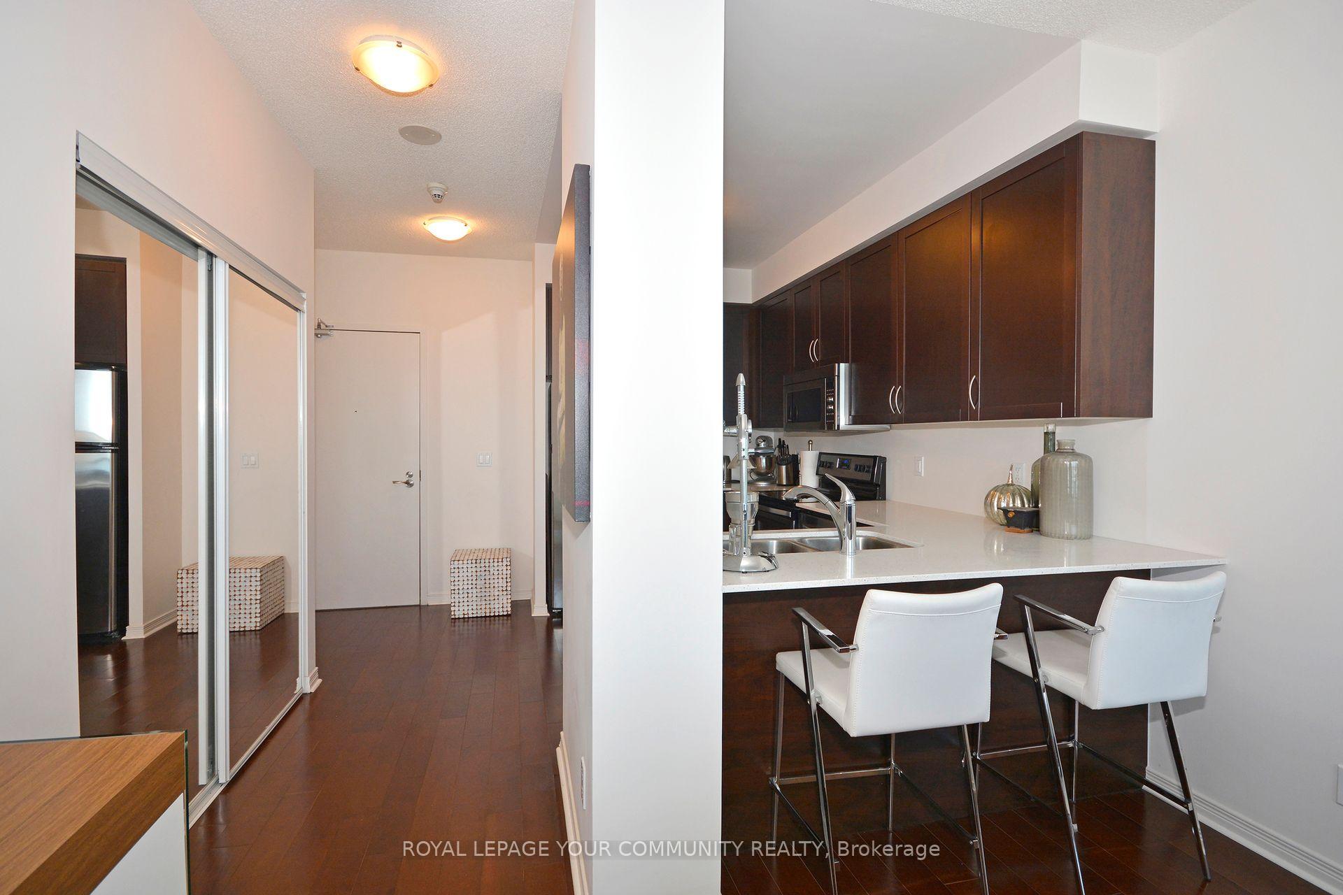 3 Bedrooms Condo at 2230 Lake Shore, Toronto For sale
