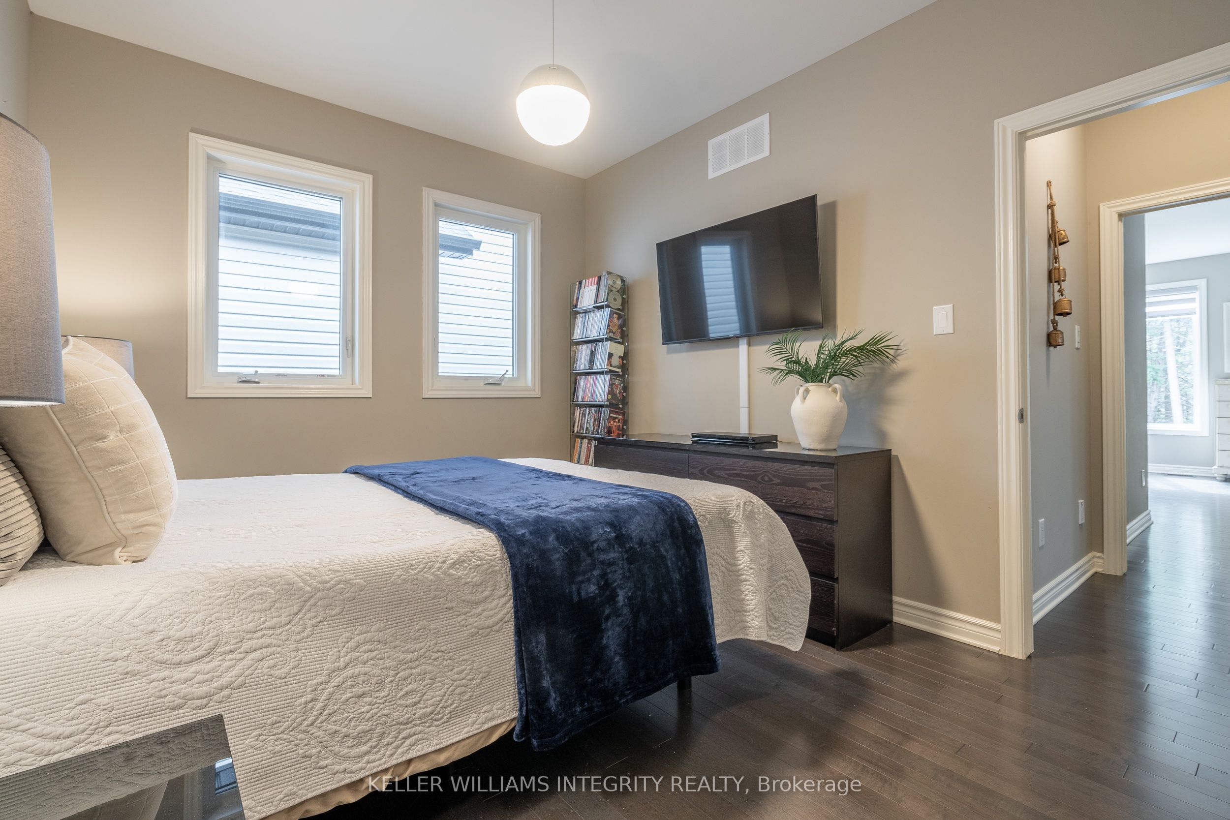 1126 Beckett Crescent