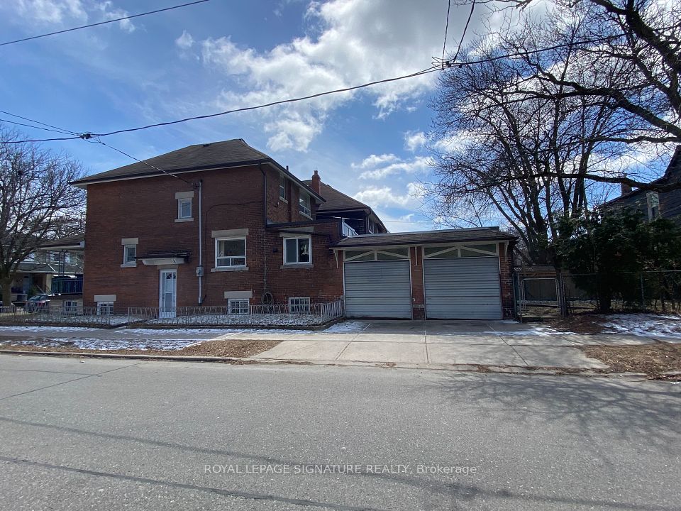 108 Glebemount Avenue, Toronto, ON M4C 3R8