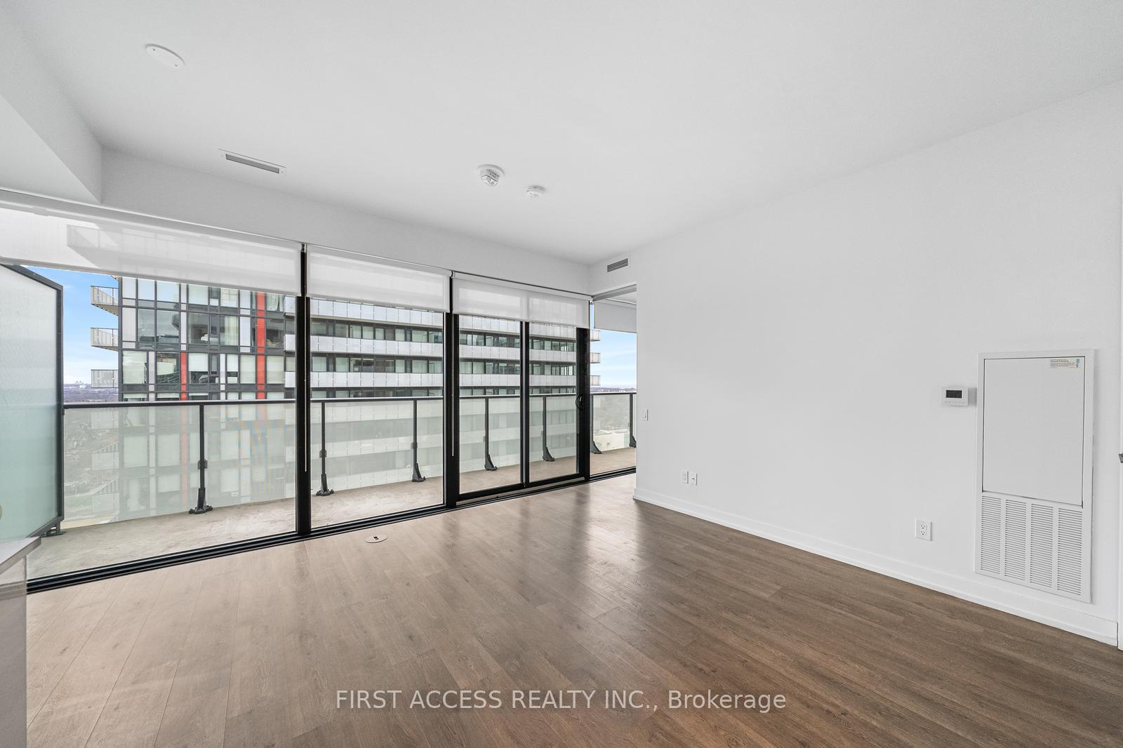 2 Bedrooms Condo at 161 Roehampton,  Toronto For sale