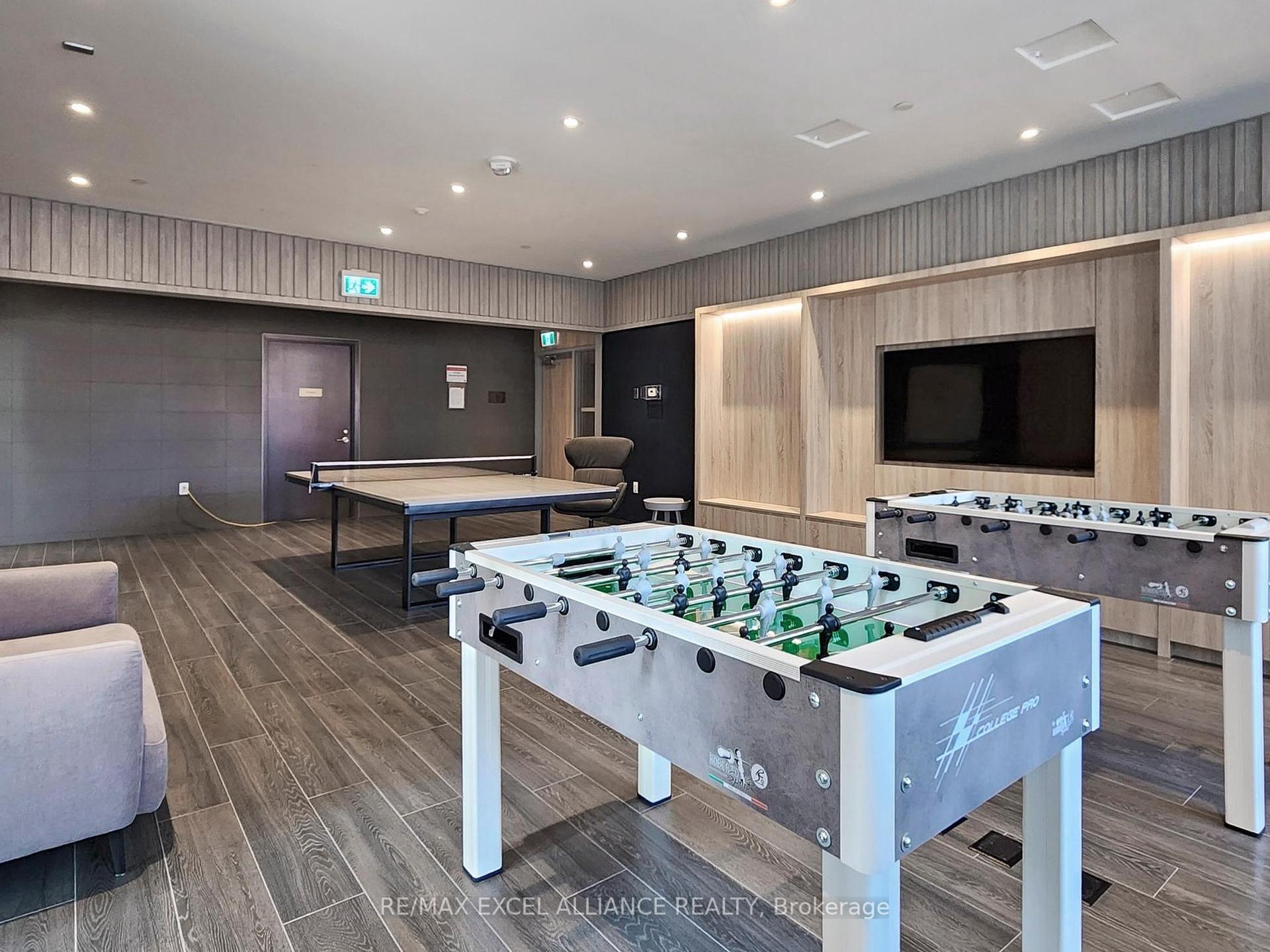 2 Bedrooms Condo at 357 King,  Toronto For sale