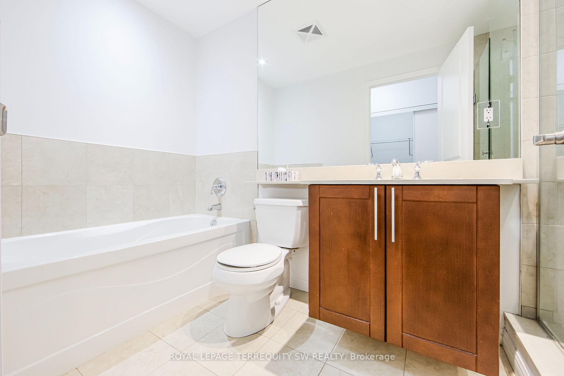 3 Bedrooms Condo at 628 Fleet, Toronto For sale